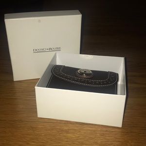 Dooney & Bourke wallet